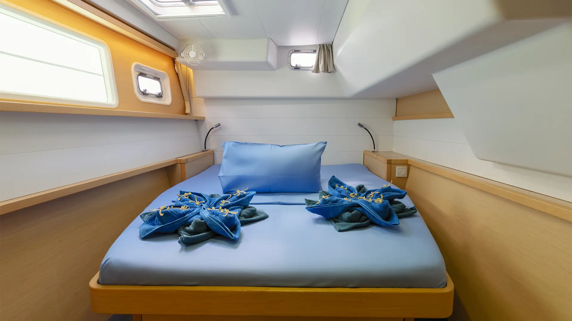 2012-lagoon-450f-muzikal-for-sale-thailand-cabin 2012 Lagoon 450F Muzikal For Sale in Thailand Cabin