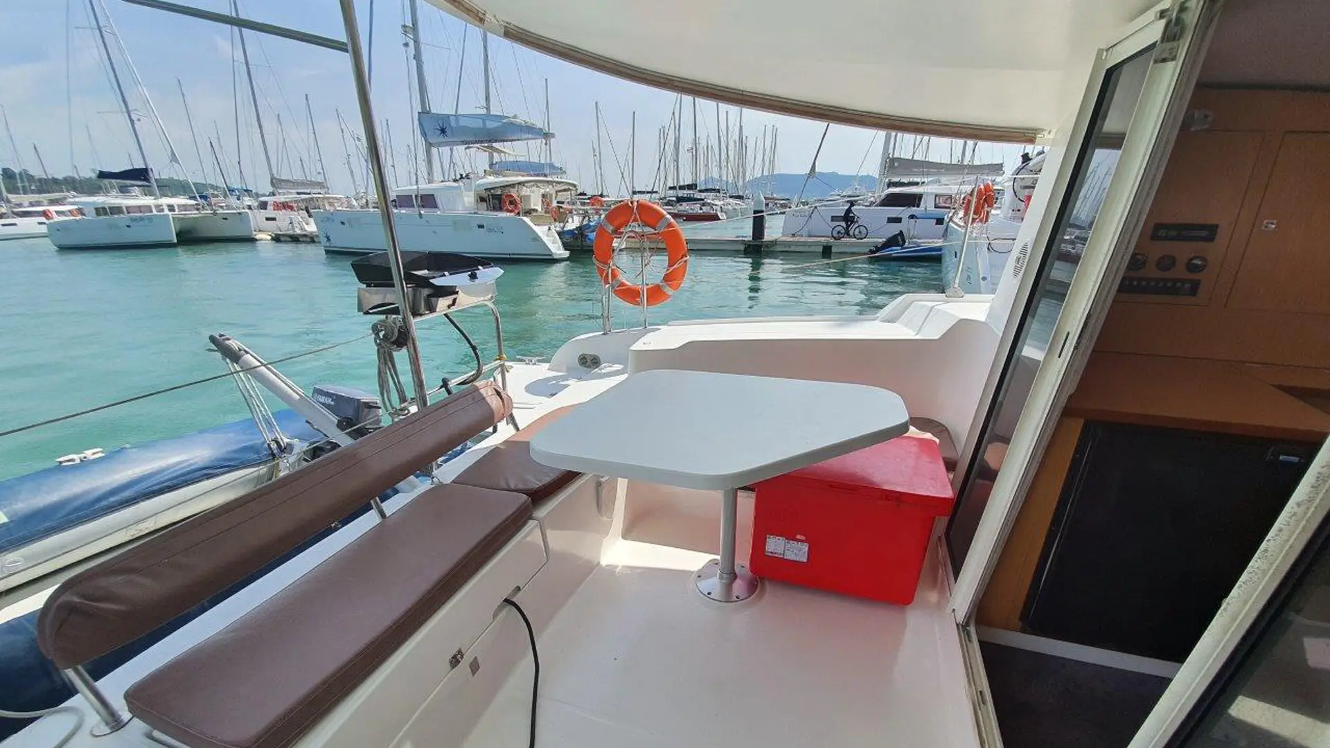 2013-fountaine-pajot-mahe-36-for-sale-thailand-HappyEva 2013-fountaine-pajot-mahe-36-for-sale-thailand-HappyEva