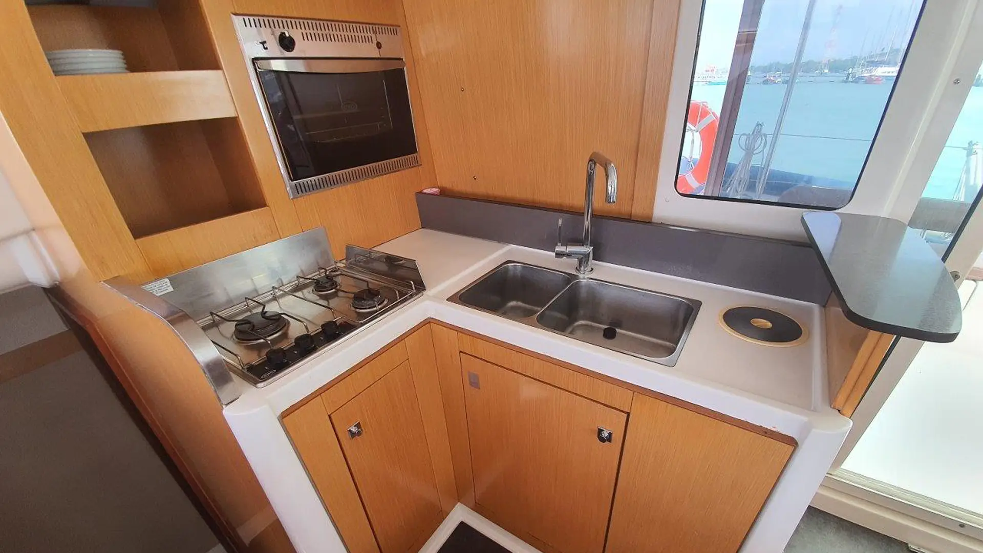 2013-fountaine-pajot-mahe-36-for-sale-thailand-gas-stove 2013-fountaine-pajot-mahe-36-for-sale-thailand-gas-stove