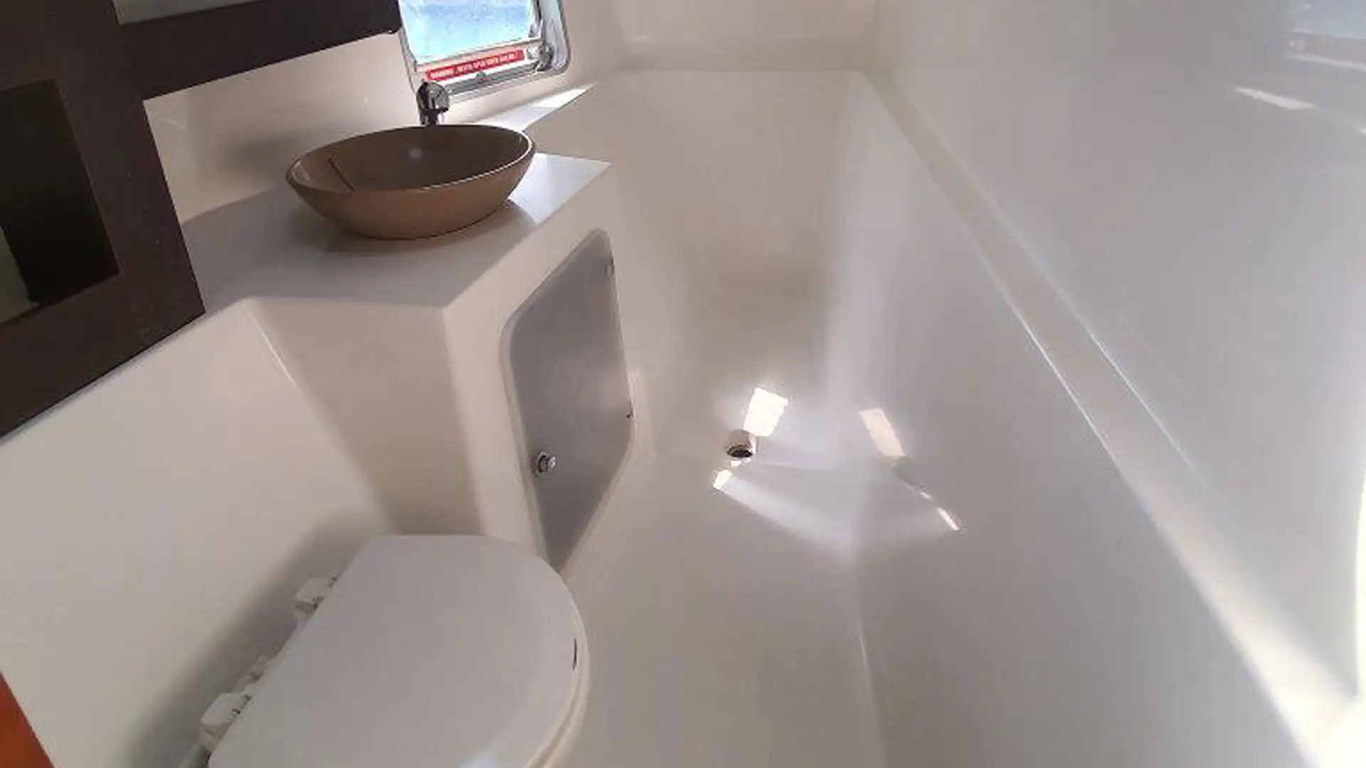 2013-fountaine-pajot-mahe-36-for-sale-thailand-head 2013-fountaine-pajot-mahe-36-for-sale-thailand-head