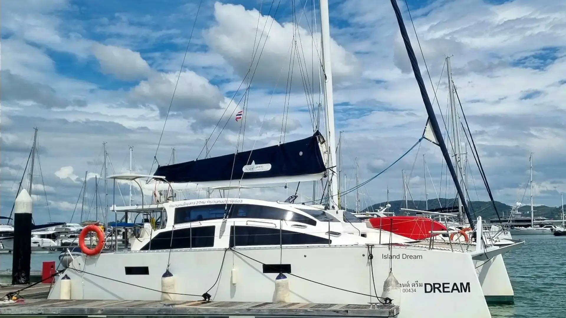 2015-island-spirit-is380-dream-for-sale-thailand-docked 2015 island spirit is380 dream for sale thailand docked