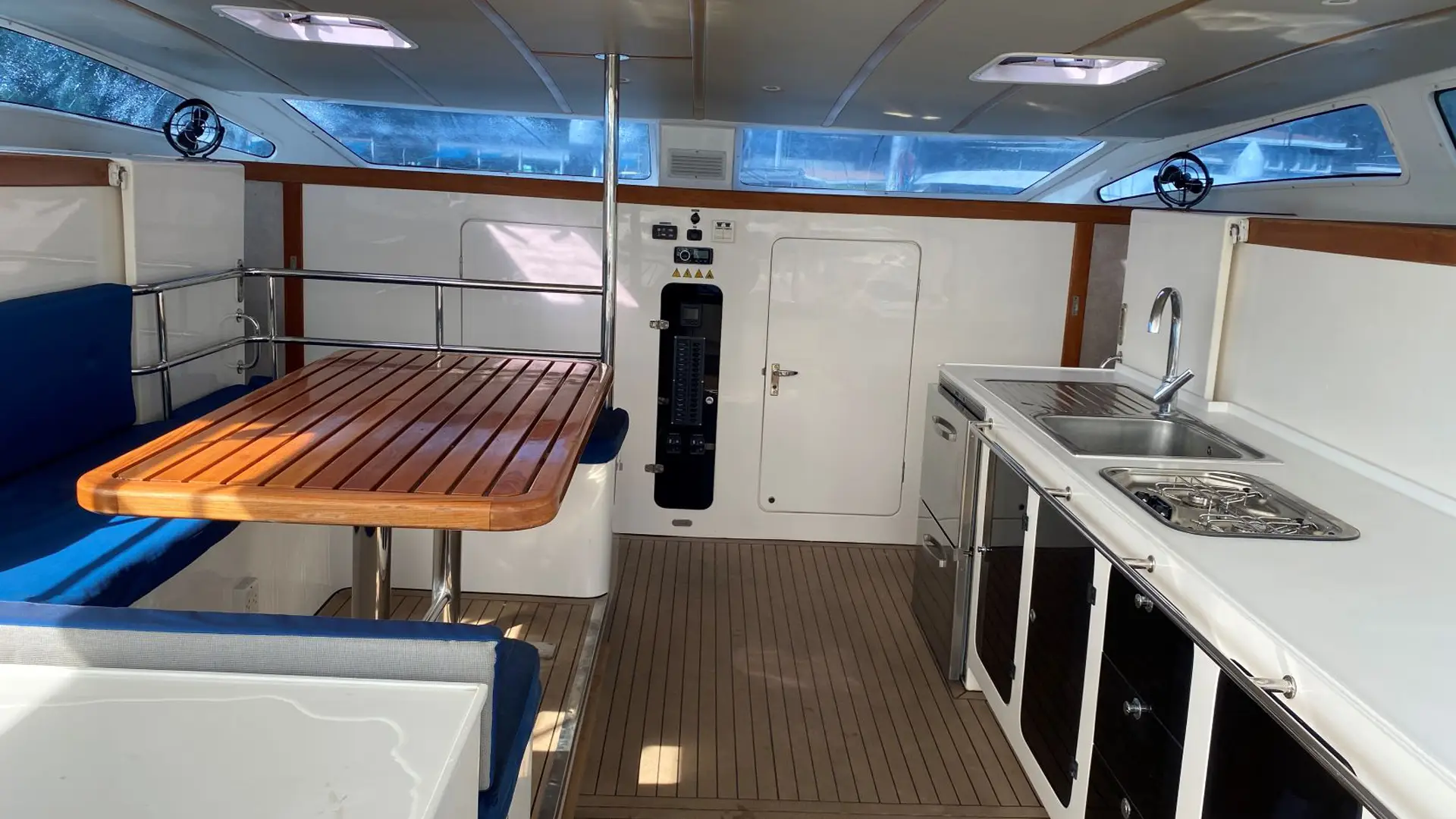 2015-island-spirit-is380-dream-for-sale-thailand-galley-saloon 2015 island spirit is380 dream for sale thailand galley saloon