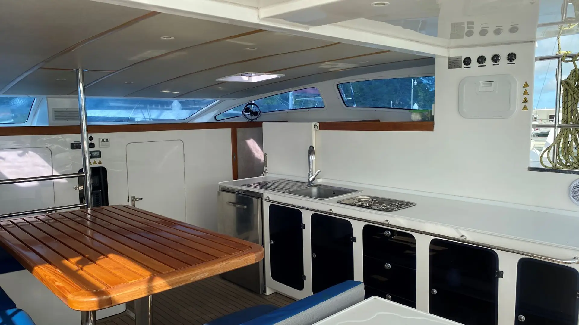2015-island-spirit-is380-dream-for-sale-thailand-saloon 2015 island spirit is380 dream for sale thailand saloon