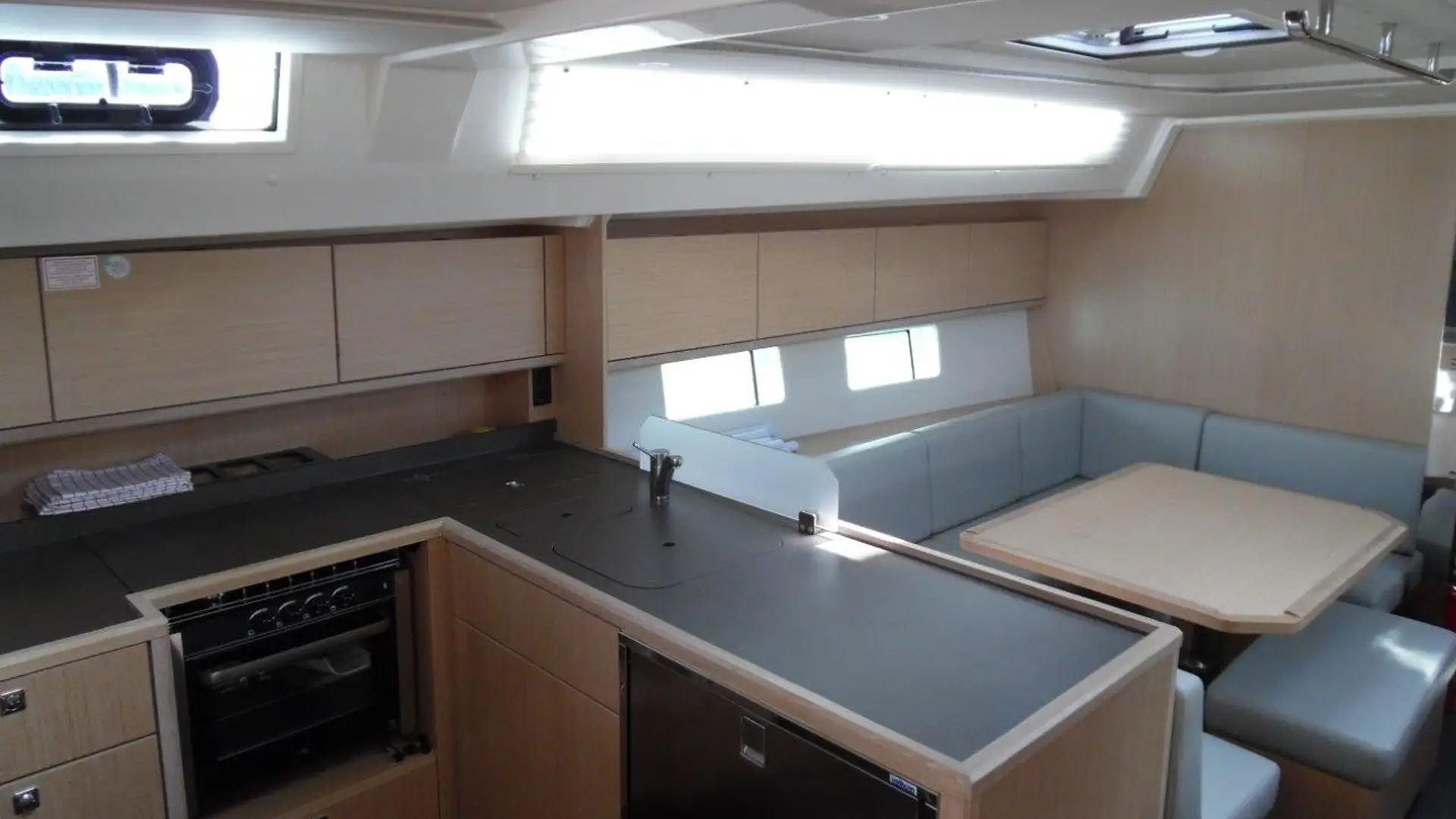 2018-bavaria-c45-for-sale-thailand-isabella2-galley 2018-bavaria-c45-for-sale-thailand-isabella2-galley