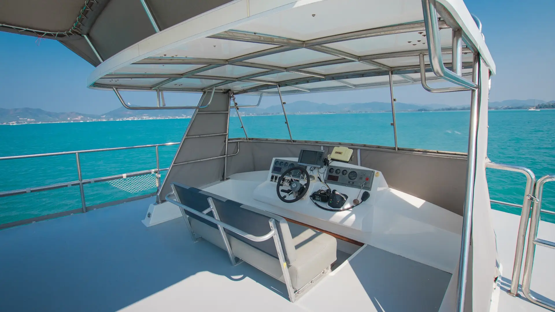 austhai-at1250-flybridge-console AusThai AT1250 Flybridge Console