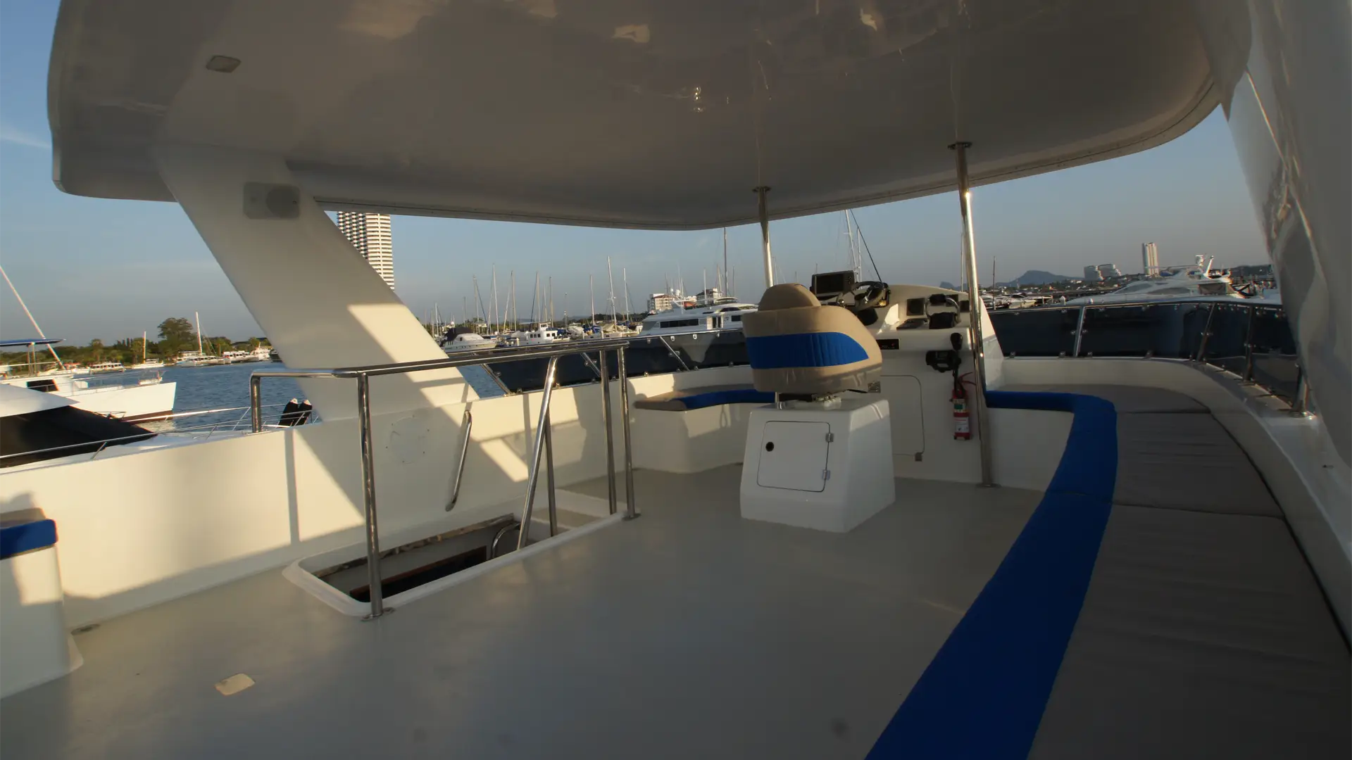 austhai-at1500-boat-for-sale-flybridge AusThai AT1500 Boat For Sale Flybridge