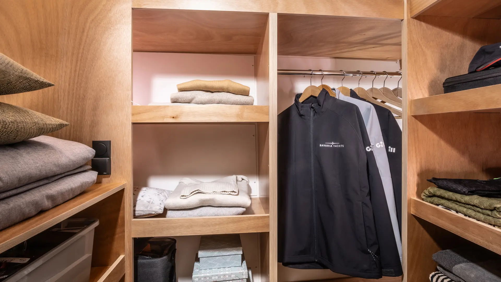 bavaria-c46-closet Bavaria C46 Closet