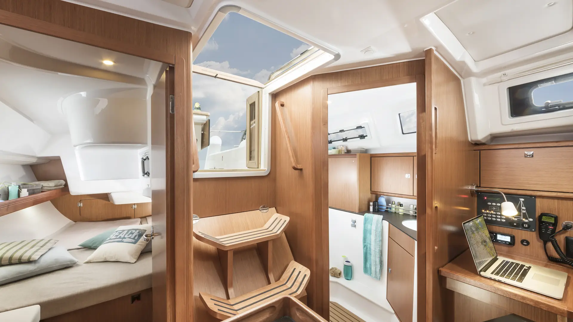bavaria-cruiser-34-cabins Bavaria Cruiser 34 Cabins