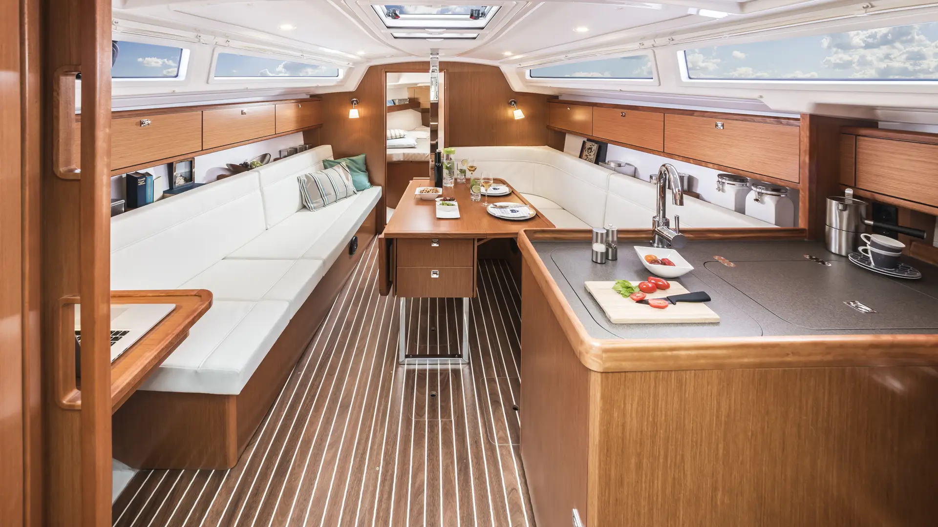 bavaria-cruiser-34-galley Bavaria Cruiser 34 Galley
