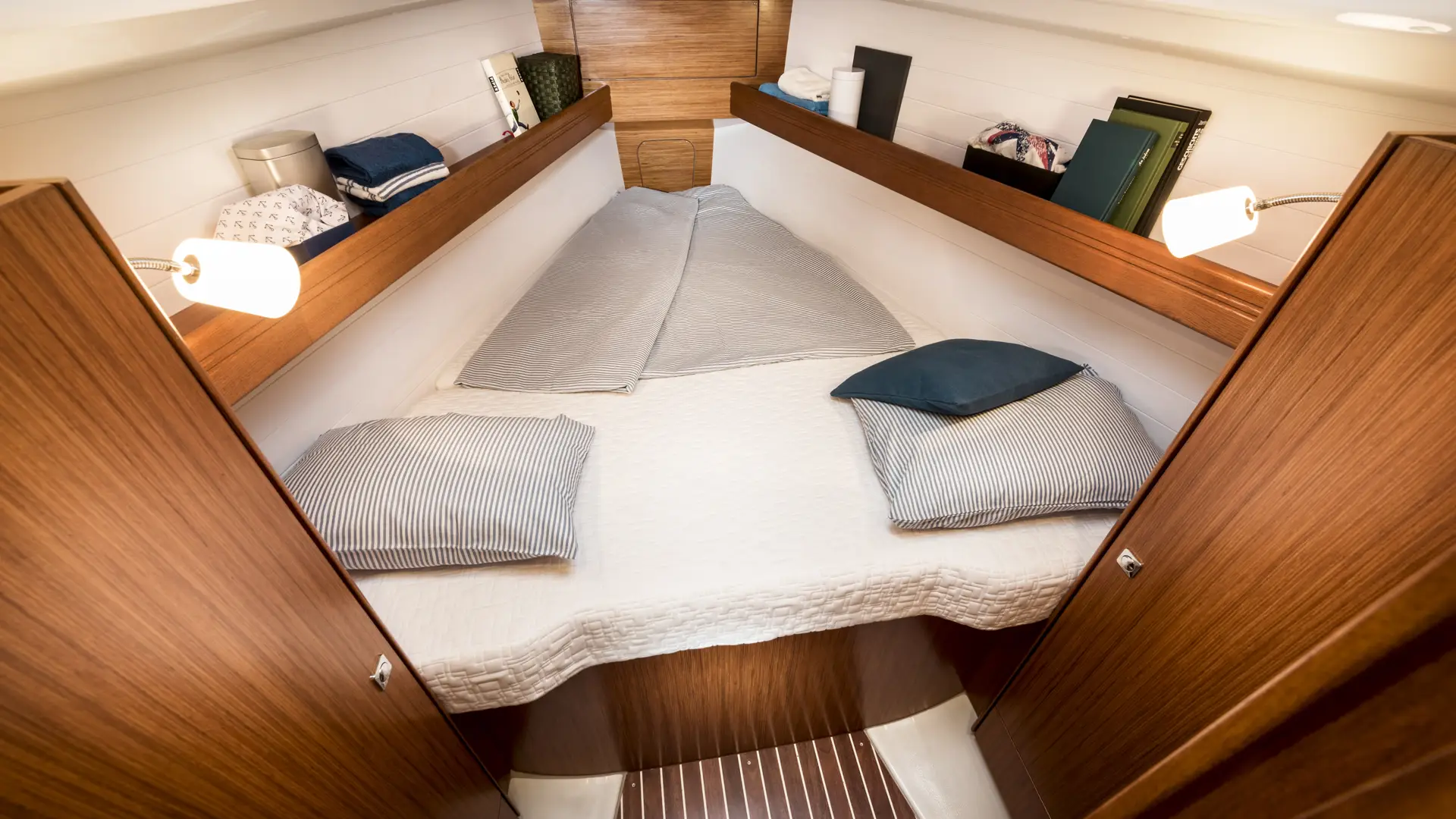 bavaria-cruiser-34-guest-suite Bavaria Cruiser 34 Guest Suite