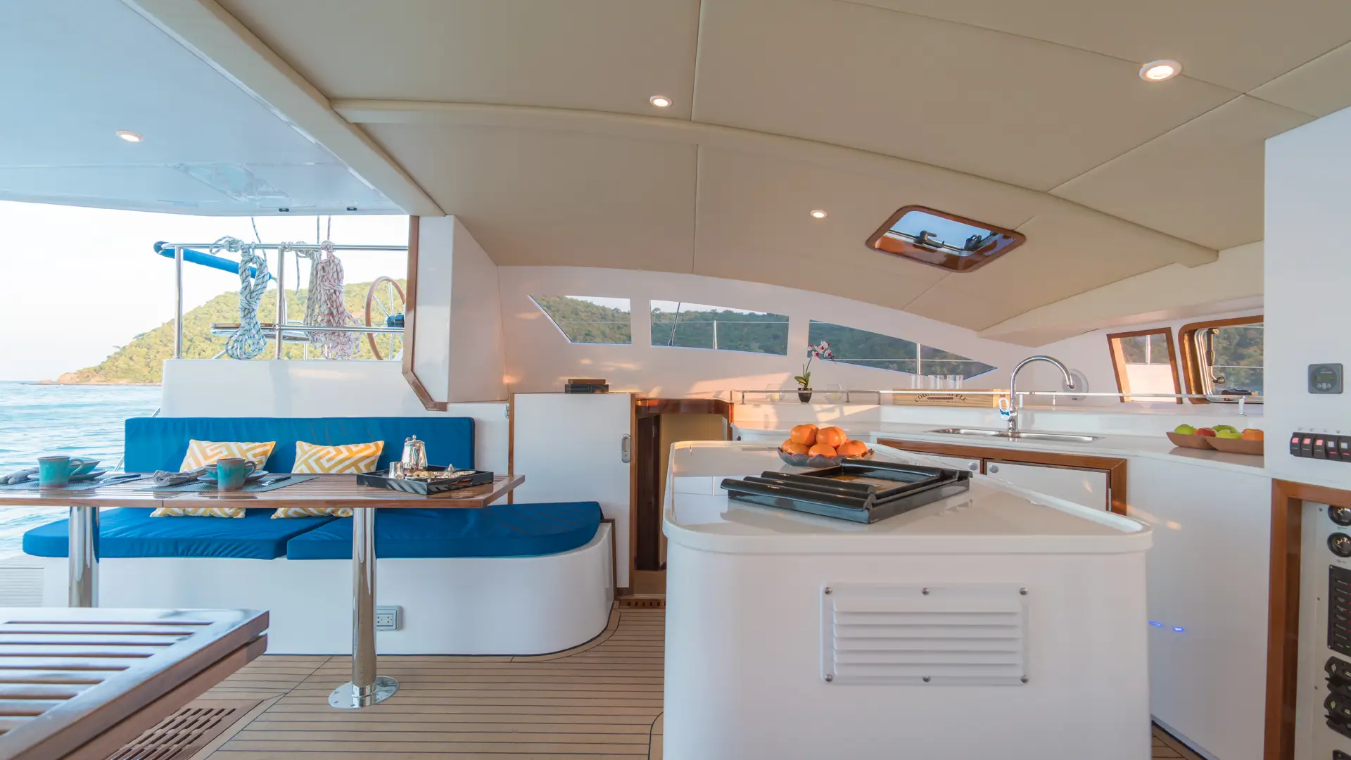 island-spirit-is410-open-layout Island Spirit IS410 Open Galley Layout