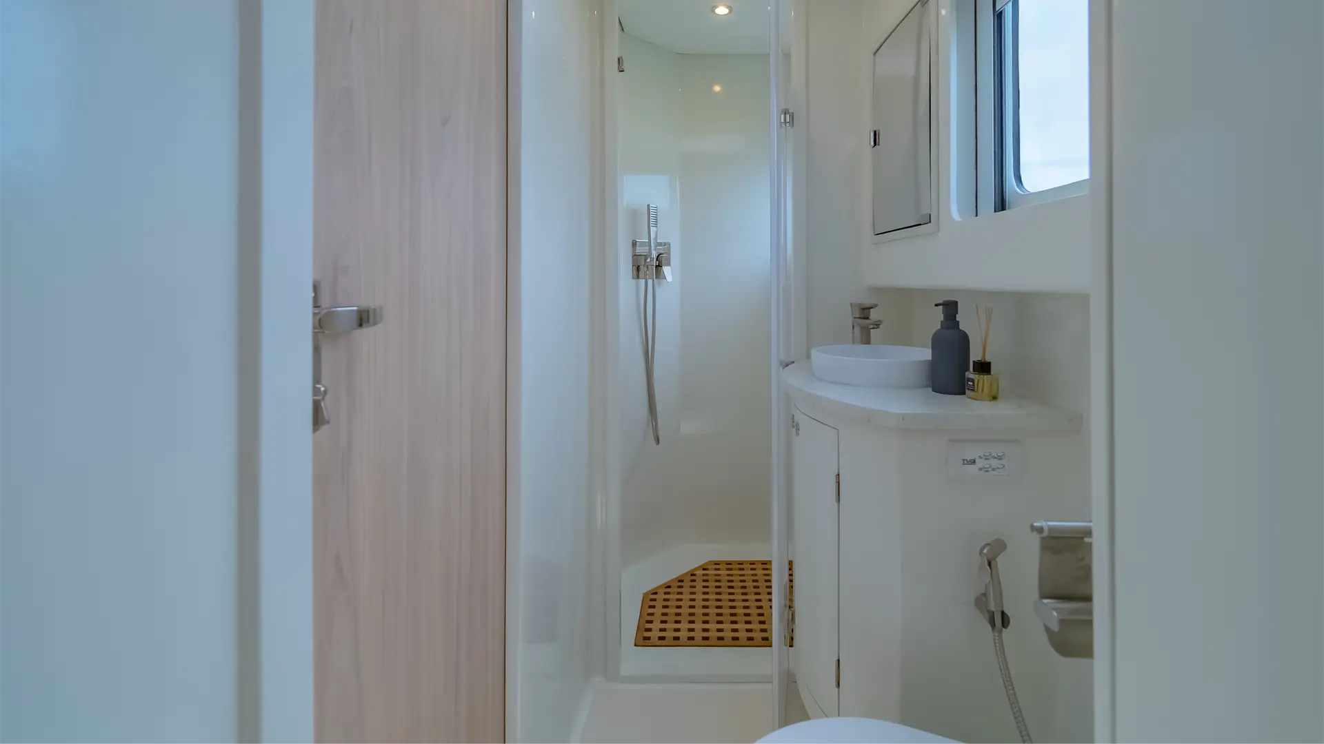 island-spirit-is525e-shower Island Spirit IS525e Electric Shower